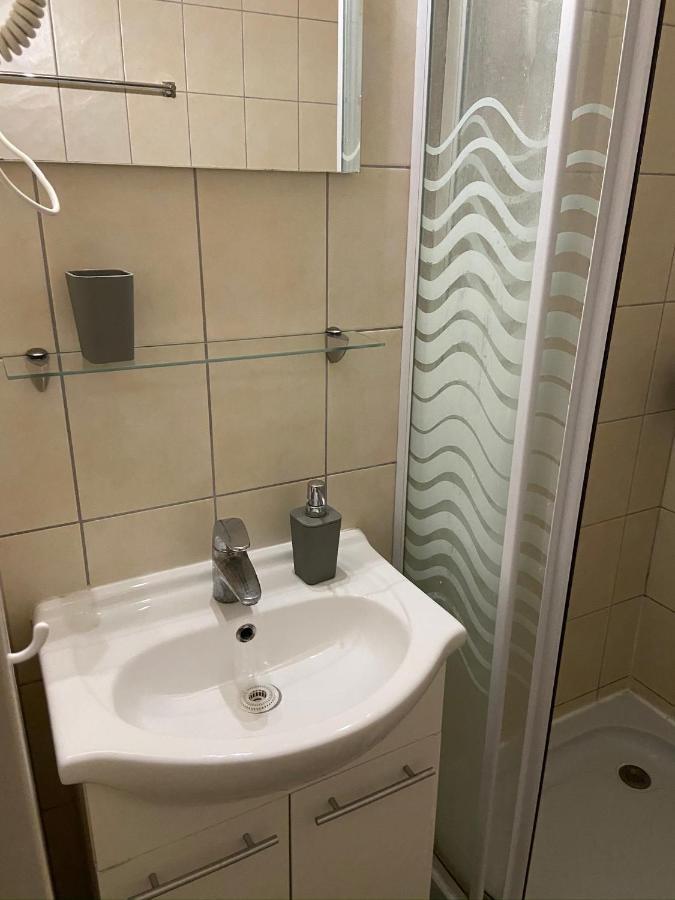 Guest Rest Studio Apartments บูดาเปสต์ ภายนอก รูปภาพ